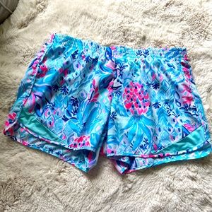 Lilly Pulitzer Athleisure shorts 💙💕
